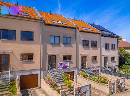 pohled z ulice | Prodej - dům/vila, 238 m²