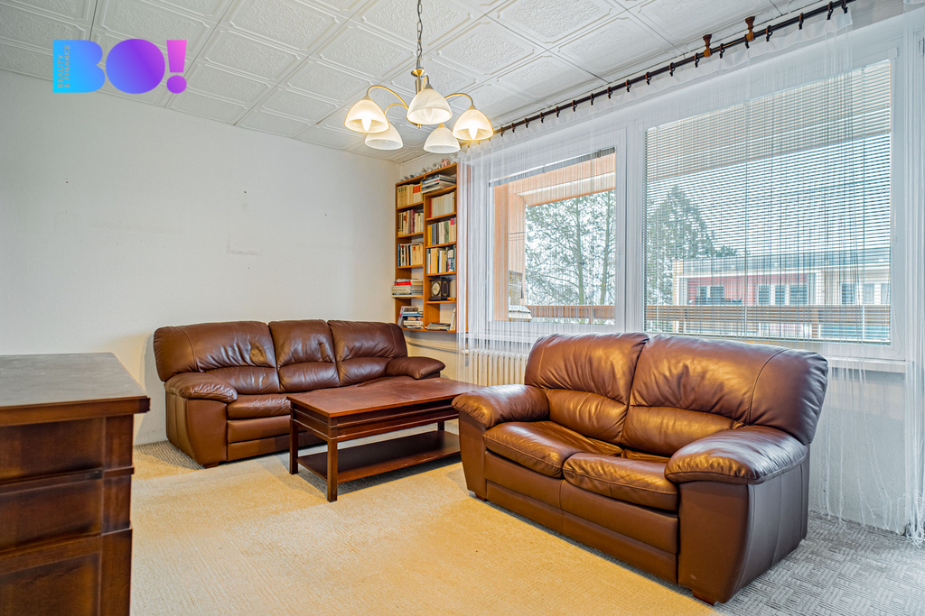 prostorný obývací pokoj