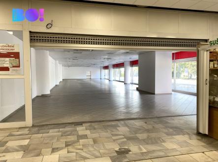 Pronájem - obchodní prostor, 428 m²