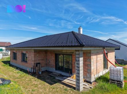 dji-20260422105949-0823-d-1.jpg | Prodej - dům/vila, 158 m²
