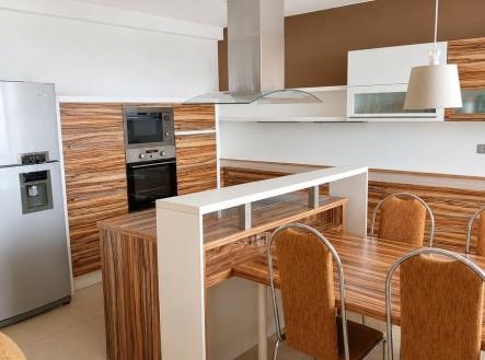 kuchyn.jpeg | Prodej - dům/vila, 270 m²