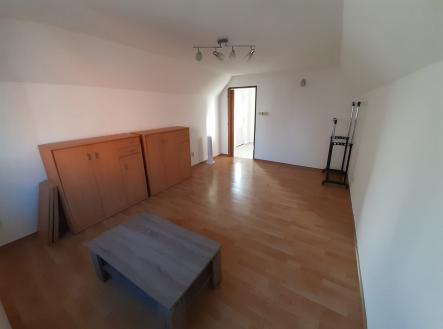 IMG-20250519-WA0018 | Pronájem bytu, 1+1, 38 m²