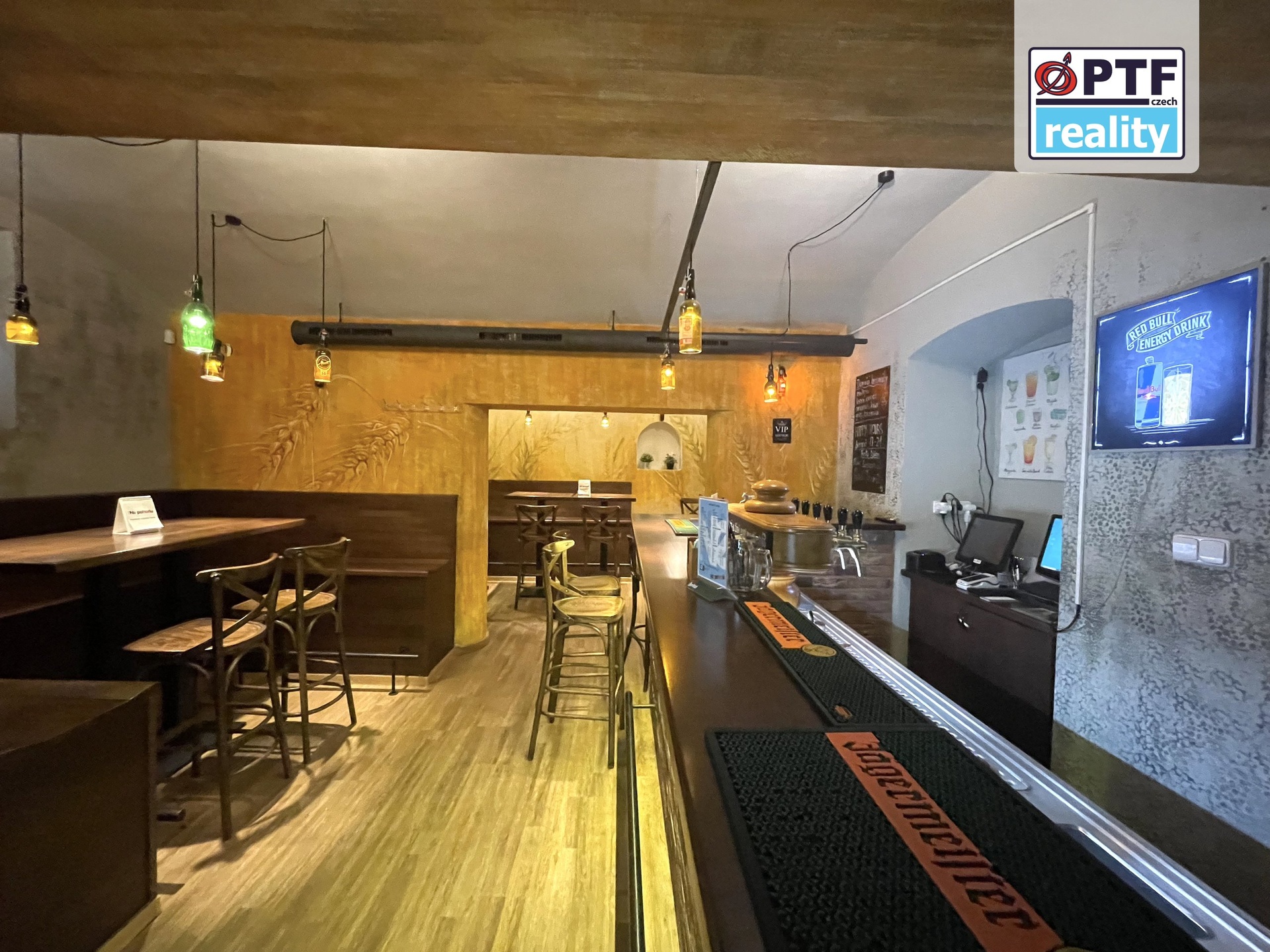 Pronájem zavedeného baru v centru, 102 m² - Plzeň