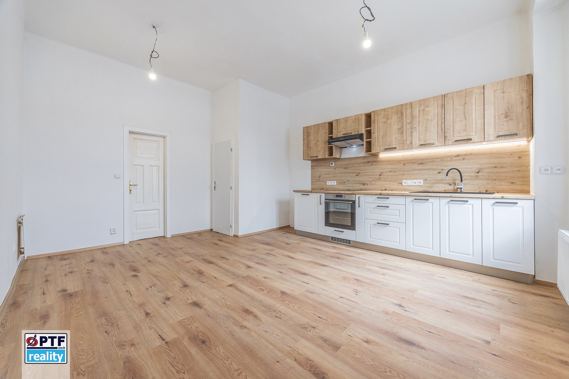 Prodej zrekonstruovaného bytu 2+kk s terasou (41 m²) v širším centru Plzně