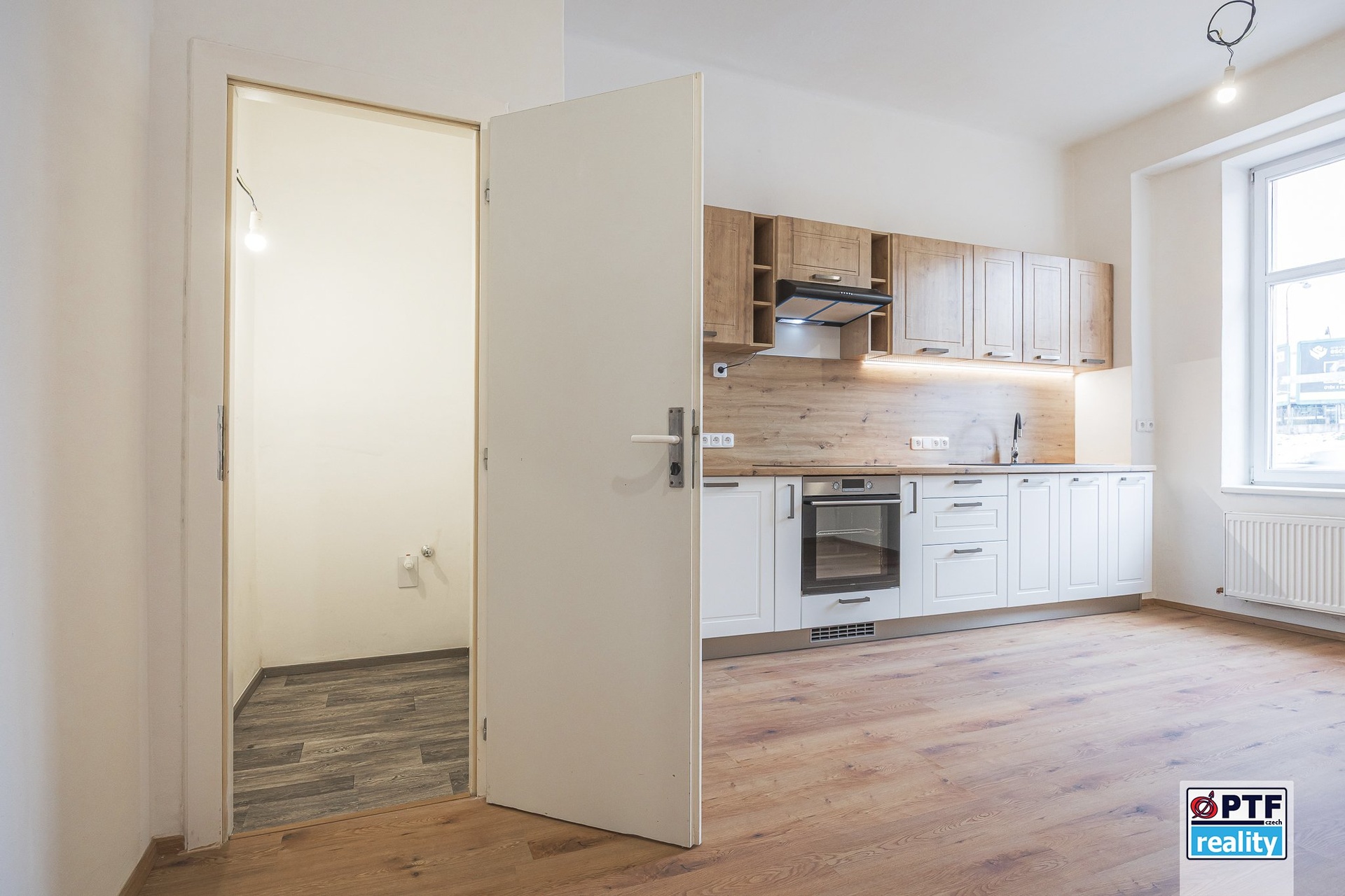 Prodej zrekonstruovaného bytu 2+kk s terasou (41 m²) v širším centru Plzně