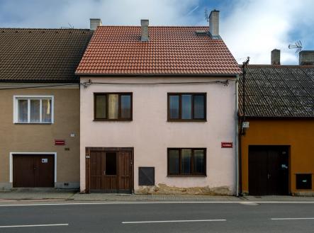 R6PF0225 | Prodej - nájemní dům, 267 m²