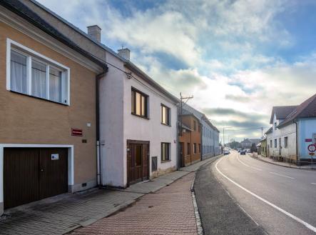 R6PF0195 | Prodej - nájemní dům, 267 m²