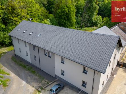 Prodej - nájemní dům, 607 m² obrázek