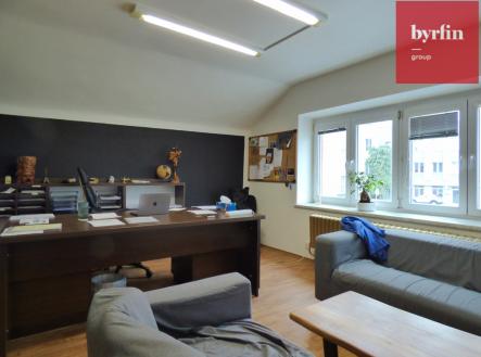 p1130566.jpg | Pronájem - kanceláře, 225 m²