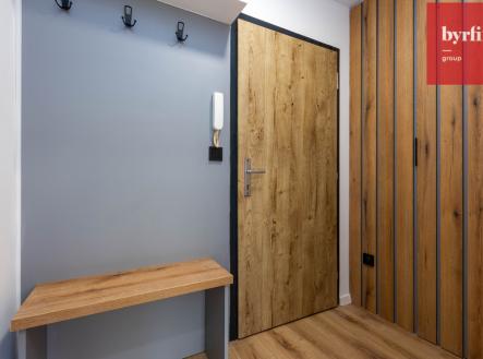 zádveří | Prodej bytu, 2+1, 44 m²