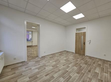 Pronájem - kanceláře, 121 m²