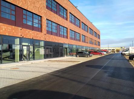 IMG_20251128_1429202 | Pronájem - obchodní prostor, 557 m²