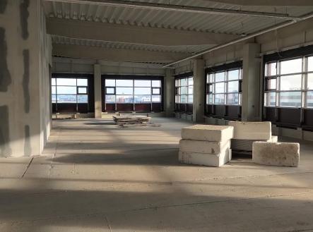 IMG_20251128_1400412 | Pronájem - obchodní prostor, 557 m²