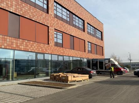 2 | Pronájem - obchodní prostor, 557 m²