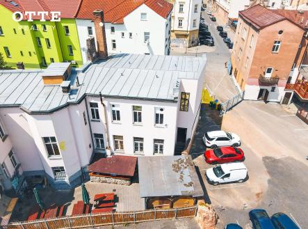 b | Prodej - nájemní dům, 728 m²