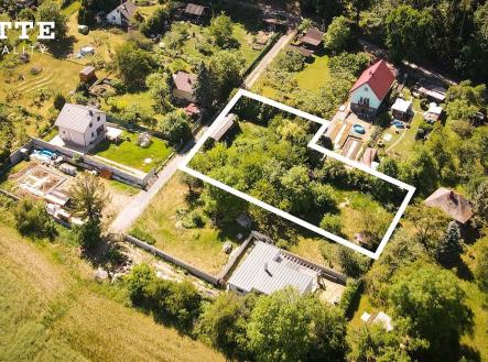 b | Prodej - pozemek pro bydlení, 879 m²