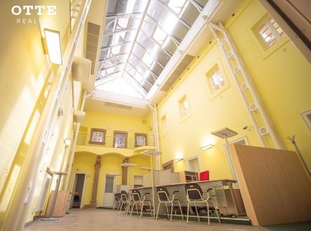 f | Pronájem - kanceláře, 247 m²