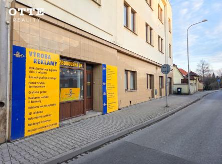 b | Pronájem - obchodní prostor, 53 m²