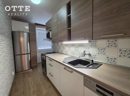 e | Pronájem bytu, 3+1, 91 m²