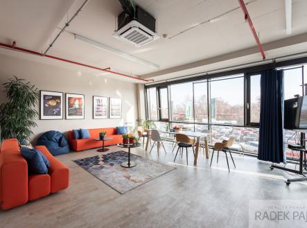 Prodej - kanceláře, 211 m²