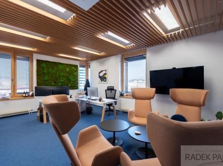 Prodej - kanceláře, 272 m²