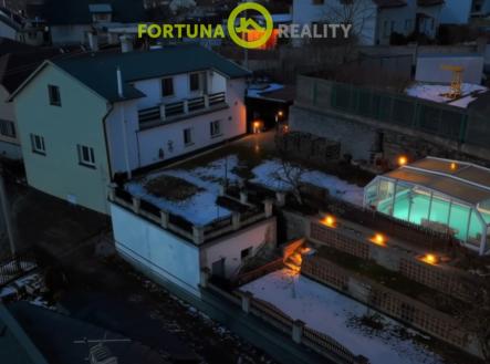 frame-00785.jpg | Prodej - dům/vila, 273 m²