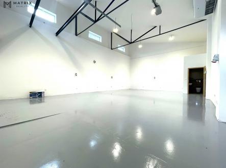 Pronájem - obchodní prostor, 88 m²
