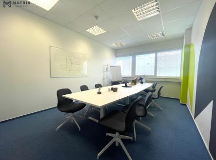 Pronájem - kanceláře, 314 m²