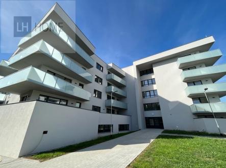 72ec2140-875b-41be-ba6e-e904299078cb.jpg | Prodej - kanceláře, 72 m²