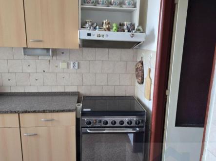 pohled na kuchyň z pokoje.jpeg | Prodej bytu, 3+1, 68 m²