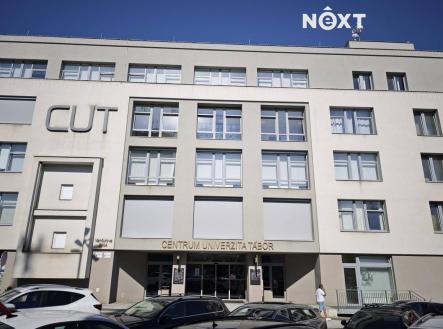 Pronájem - komerční objekt, obchodní centrum, 3 299 m²