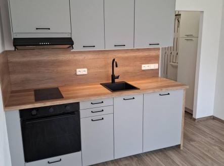 Pronájem bytu, 1+1, 37 m²