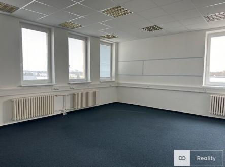 Pronájem - kanceláře, 360 m²