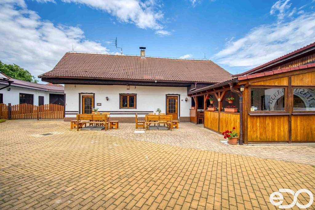 hradesin-restaurace-5.jpg