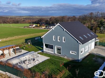 Prodej - dům/vila, 272 m² obrázek