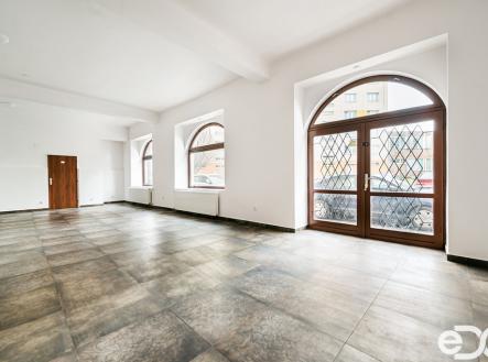 fotokomerceprerovvelky-10.jpg | Pronájem - obchodní prostor, 106 m²