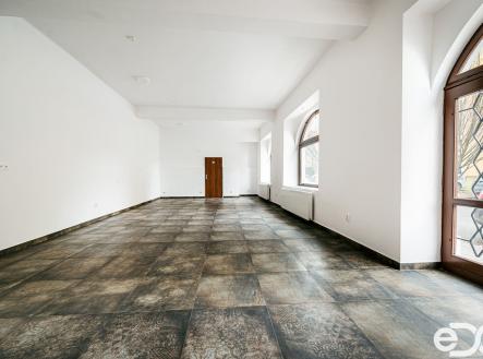 fotokomerceprerovvelky-11.jpg | Pronájem - obchodní prostor, 106 m²