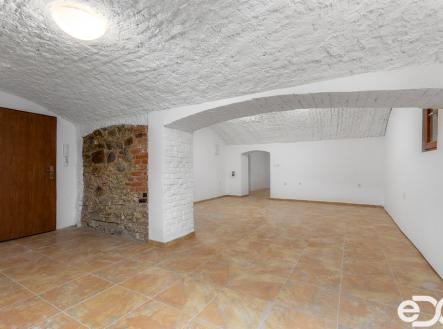 2.jpg | Pronájem - skladovací prostor, 77 m²