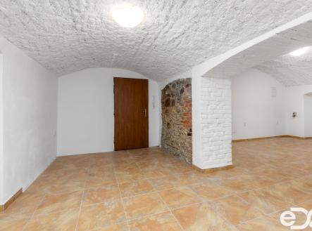 1.jpg | Pronájem - skladovací prostor, 77 m²