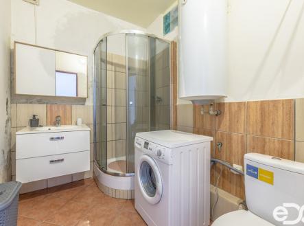 f37b4351-hdr.jpg | Prodej - nájemní dům, 300 m²