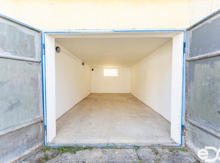 002.jpg | Prodej - malý objekt/garáž