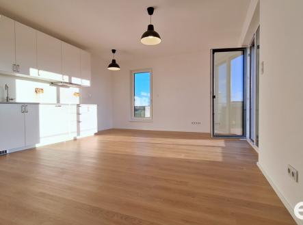 20250408-185130-1.jpg | Pronájem bytu, 2+kk, 58 m²