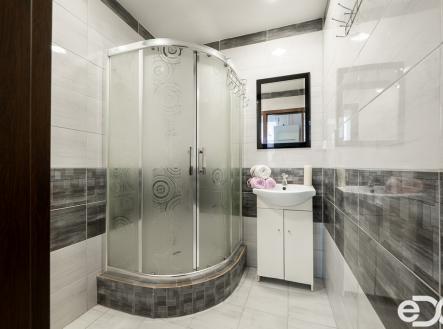 p1298846-hdr-1.jpg | Prodej bytu, 3+1, 65 m²