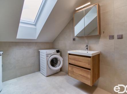 Pronájem bytu, 2+kk, 333 m² obrázek