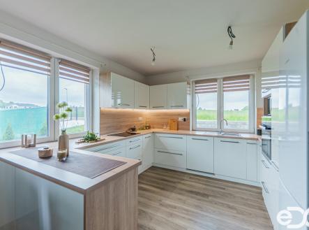 kuchynska-linka1.jpg | Prodej - dům/vila, 126 m²