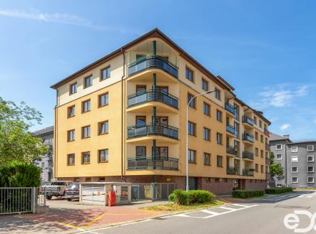 ext1-kopiebw.jpg | Pronájem bytu, 2+kk, 73 m²