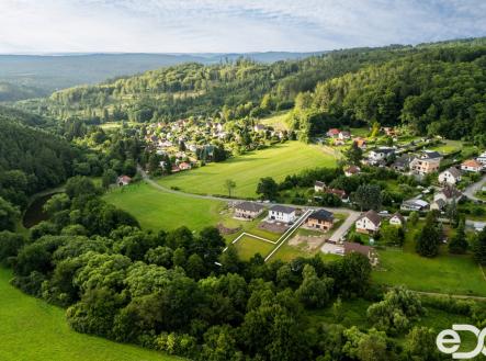 pozemek-z-dalky.jpg | Prodej - pozemek pro bydlení, 1 002 m²