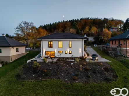 dji-20251029165815-0370-d.jpg | Prodej - dům/vila, 162 m²