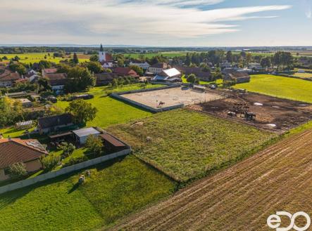 dron-s-okolim.jpg | Prodej - pozemek pro bydlení, 808 m²