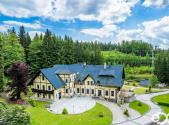 Prodej - hotel, 2 930 m²
